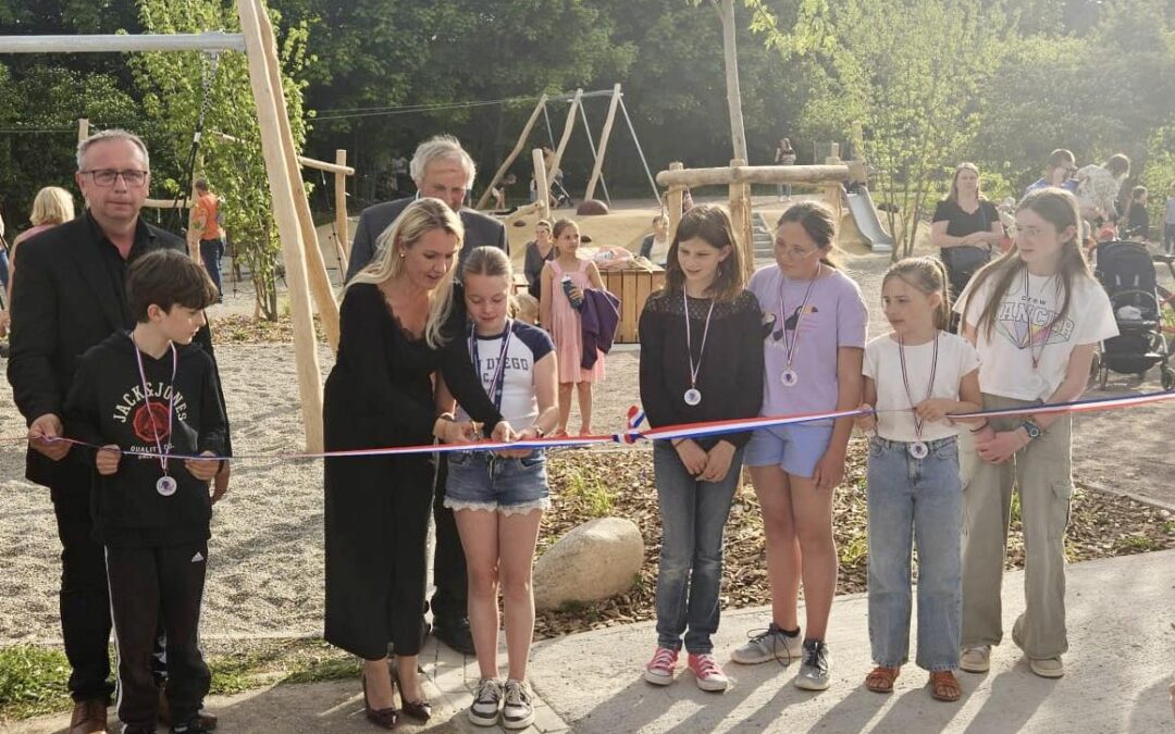 Inaugurer de la zone de loisirs conçue par le conseil municipal des jeunes de Stotzheim